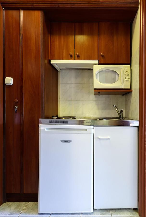Hotel Aranypatko Fogado-Etterem Győrújbarát Exteriér fotografie